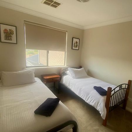 Port Denison Beach Resort Екстер'єр фото